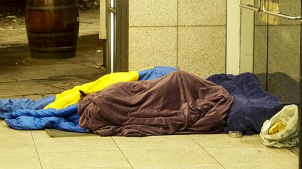 Obdachlose trotzen der Kälte.