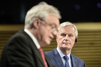 Der britische Brexit-Minister David Davis (links) und EU-Chefverhandler Michel Barnier.