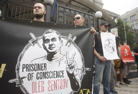 Der ukrainische Filmemacher Oleg Senzow wurde 2015 zu 20 Jahren Lagerhaft verurteilt. Er hungert seit 14. Mai.