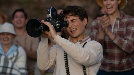 Spielbergs jugendliches Alter Ego Sammy Fabelman (Gabriel LaBelle) wird mit der Kamera zum Familien-Chronisten.