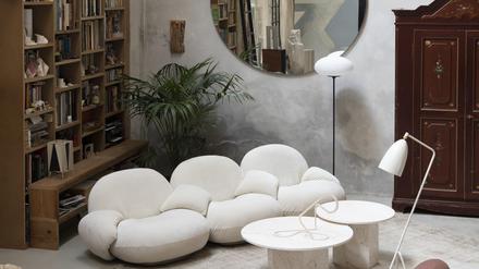 Das Sofa „Pacha“ des italienischen Herstellers Gubi kann man endlos aneinanderreihen.