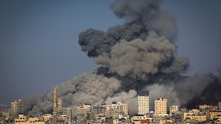 Rauchwolken über Gaza nach einem israelischen Vergeltungsschlag am 12. Oktober 2023. 