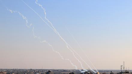 Raketen werden von Rafah in Gaza auf israelisches Territorium abgefeuert.