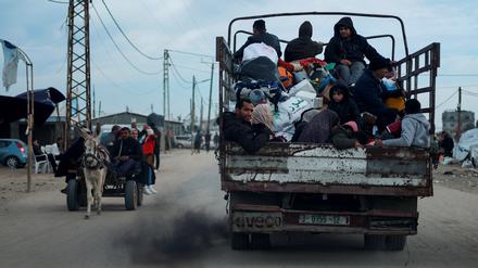 Palästinenser auf der Flucht aus Rafah im südlichen Gazastreifen.