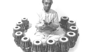 Der indische Musiker Kamalesh Maitra lebte ab 1976 in Berlin.