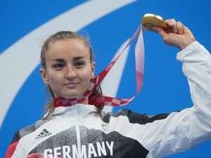 Berlins Beste. Schwimmerin Elena Semechin.