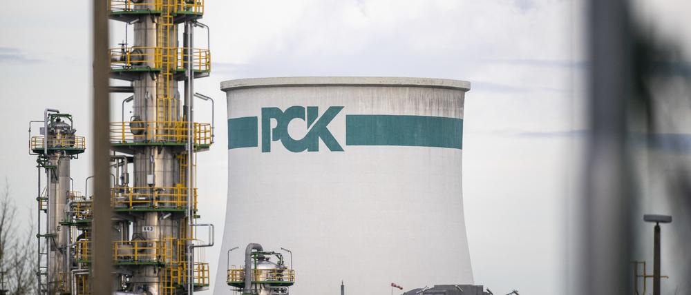 Anlagen zur Rohölverarbeitung stehen auf dem Gelände der PCK-Raffinerie.
