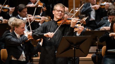 Pekka Kuusisto spielte das Violinkonzert von Adès