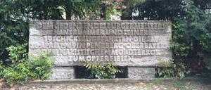 Der Gedenkstein für die Opfer der „Penzberger Mordnacht“ an der Ecke Penzberger/Münchener Straße im Bayerischen Viertel.