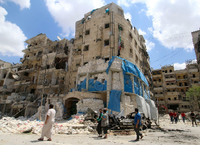 Bei einem Luftschlag wurde in Aleppo eine Klinik und angrenzende Gebäude getroffen. Dabei sollen bis zu 30 Menschen ums Leben gekommen sein.