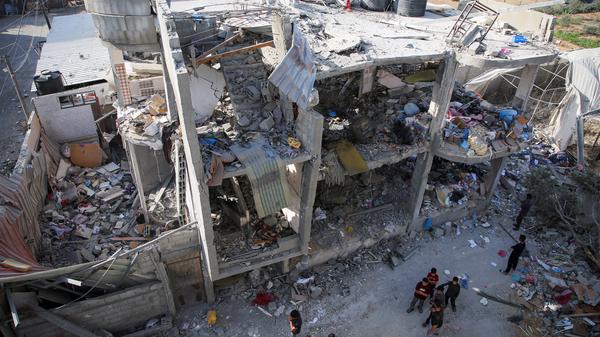Die Luftschläge auf Gaza hören nicht auf. Ein Kriegsende als Teil eines Abkommens zur Befreiung von Geiseln schließt ein Israelischer Offizieller weiter aus.