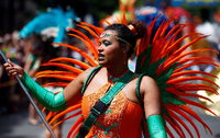 Der Karneval der Kulturen zieht traditionell am Pfingstwochenende durch die Hauptstadt.