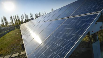 Alle Fragen rund um Solaranlagen beantwortet das SolarZentrum Berlin.
