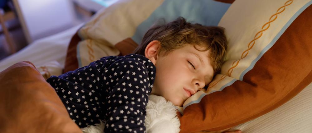 Pipi-Protokoll und Klingelhose: Was tun, wenn das Kind regelmäßig ins Bett  macht?