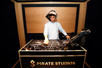 Pirate Studios vermieten voll ausgestattete Proberäume für vier bis zwölf Euro die Stunde - je nach Ausstattung und Uhrzeit.