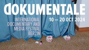 Plakat des Berliner Filmfestivals Dokumentale, das im Oktober 2024 erstmals stattfindet.
