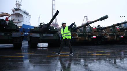 Bereits im Dezember 2022 bekam Polen die erste Lieferung südkoreanischer K2-Black-Panther-Panzer und K9-Panzerhaubitzen.