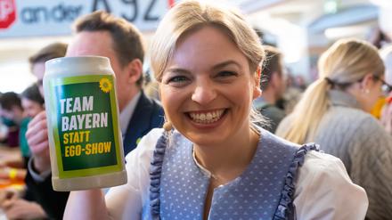 Trotz der vielen Anfeindungen demonstriert Katharina Schulze Spaß am Wahlkampf in Bayern. 