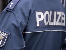 „Mutmaßlich mit einer Schreckschusswaffe“: Zwei Einsatzkräfte der Berliner Polizei mit Pyrotechnik beschossen