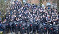 Tatort Weserstadion: Polizeieinsatz im März am Rande des Spiels Werder Bremen gegen HSV.
