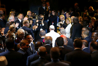Der einzige helle Fleck im dunklen Saal: Papst Franziskus am Freitag bei der Vollversammlung der Vereinten Nationen in New York.