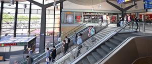 Die Rolltreppen im Potsdamer Hauptbahnhof werden ausgetauscht.