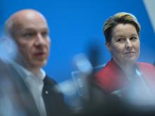 „Zwei Partner sind leichter als drei“: Wegner und Giffey ziehen positive Bilanz von Schwarz-Rot in Berlin