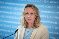 Steffi Lemke (Bündnis 90/Die Grünen), Bundesumweltministerin, gibt eine Pressekonferenz.
