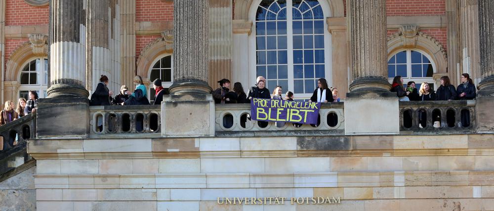 Studierende des Instituts für Künste und Medien hatten vor zwei Wochen an der Universität dagegen protestiert, dass Johannes Ungelenk die Uni verlassen muss.