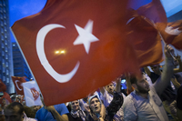 In der Türkei haben Nationalisten gegen die kurdische Arbeiterpartei PKK demonstriert.