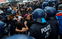 Polizei hält Jugendliche nach Demo stundenlang fest