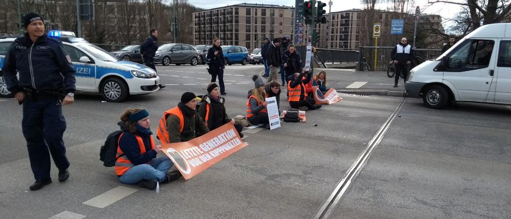 Letzte Generation protestiert in Potsdam