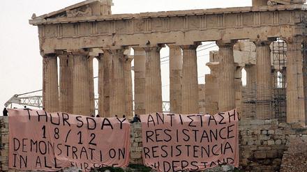 Proteste auf der Akropolis von Athen - "Widerstand"