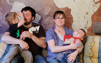Lepiziger Familie: Claudia Menschel, ihr Mann Sven sowie deren Kinder Tobias (3) und Benjamin (1).