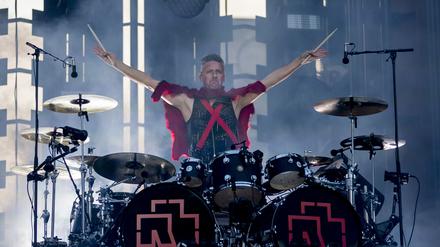  Christoph «Doom» Schneider, Schlagzeuger von Rammstein, tritt beim Konzert der Band im Rahmen der «Europe Stadion Tour 2019» im Olympiastadion auf.