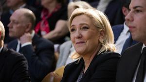 Marine Le Pen vom rechtsextremen Rassemblement National hat gut lachen – sie profitiert als Einzige von der politischen Krise in Frankreich. 