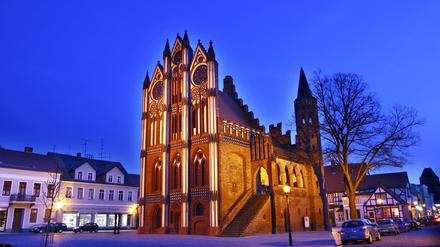 Das Rathaus gehört zu den gut erhaltenen Backsteingebäuden aus dem Mittelalter.