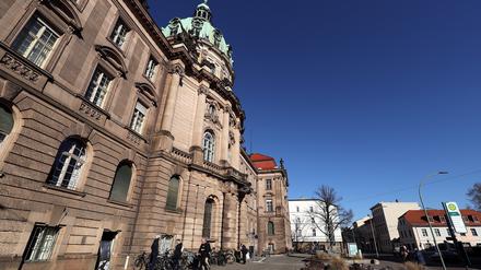 Potsdamer Rathaus in der Friedrich-Ebert-Straße. 