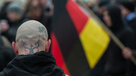 Nicht immer so klar zu erkennen: ein Neonazi auf einer Demonstration in Frankfurt (Oder)