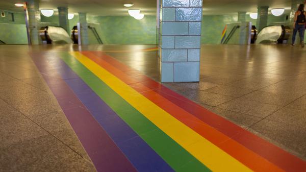 Die BVG wirbt öffentlich für die Rechte von Schwulen und Lesben. Doch intern sieht es ganz anders aus, legen Äußerungen von Mitarbeitern nahe.