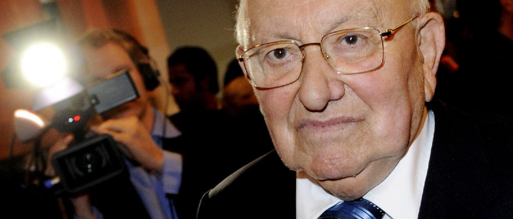 Auszeichnung ReichRanicki lehnt Fernsehpreis ab