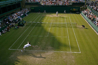 Tennis ohne Ende. John Isner und Nicolas Mahut (vorn) schreiben in Wimbledon Tennisgeschichte.