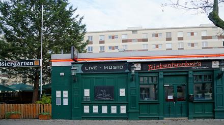 Bald schließt der Irish Pub Rickenbacker’s Music-Inn an der Bundesallee in Berlin-Wilmersdorf.