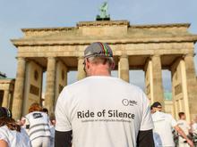 Gedenkfahrt für Berliner Verkehrstote: „Ride of Silence“ erinnert an getötete Radfahrer