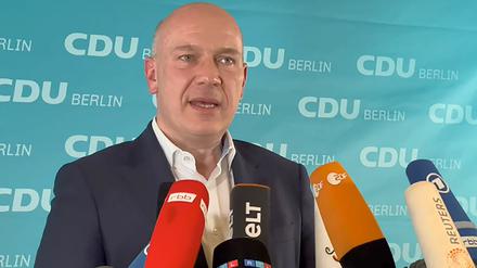 Kai Wegner (CDU) äußert sich im Rahmen einer Tagung des Landesvorstandes der CDU Berlin im Ernst-Lemmer-Institut. 