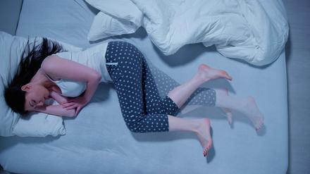 Ein Großteil der Rheumatiker leiden als Begleiterkrankung an Schlafstörungen.