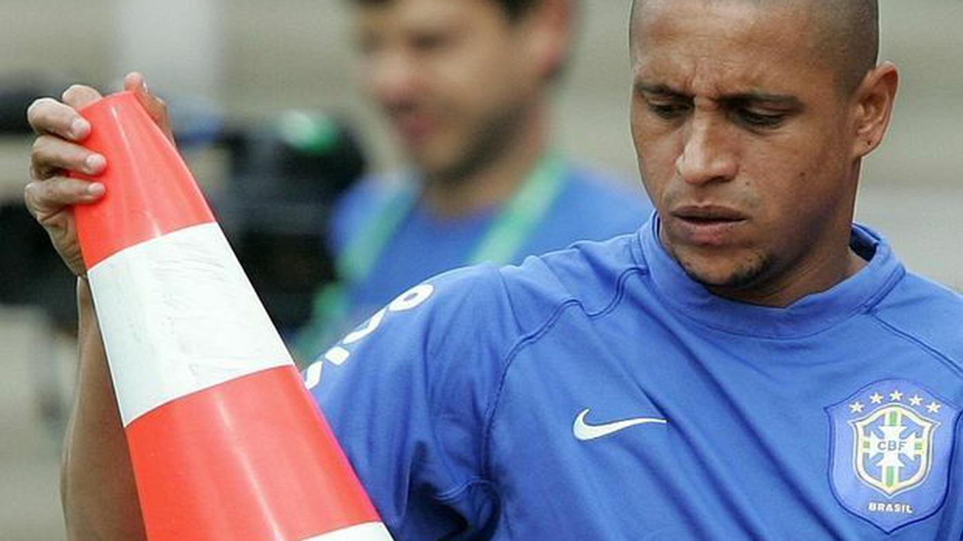 Transfermarkt Roberto Carlos geht zu Fenerbahce