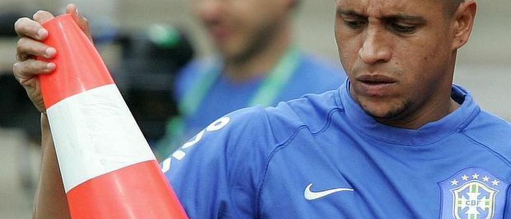 Transfermarkt Roberto Carlos geht zu Fenerbahce