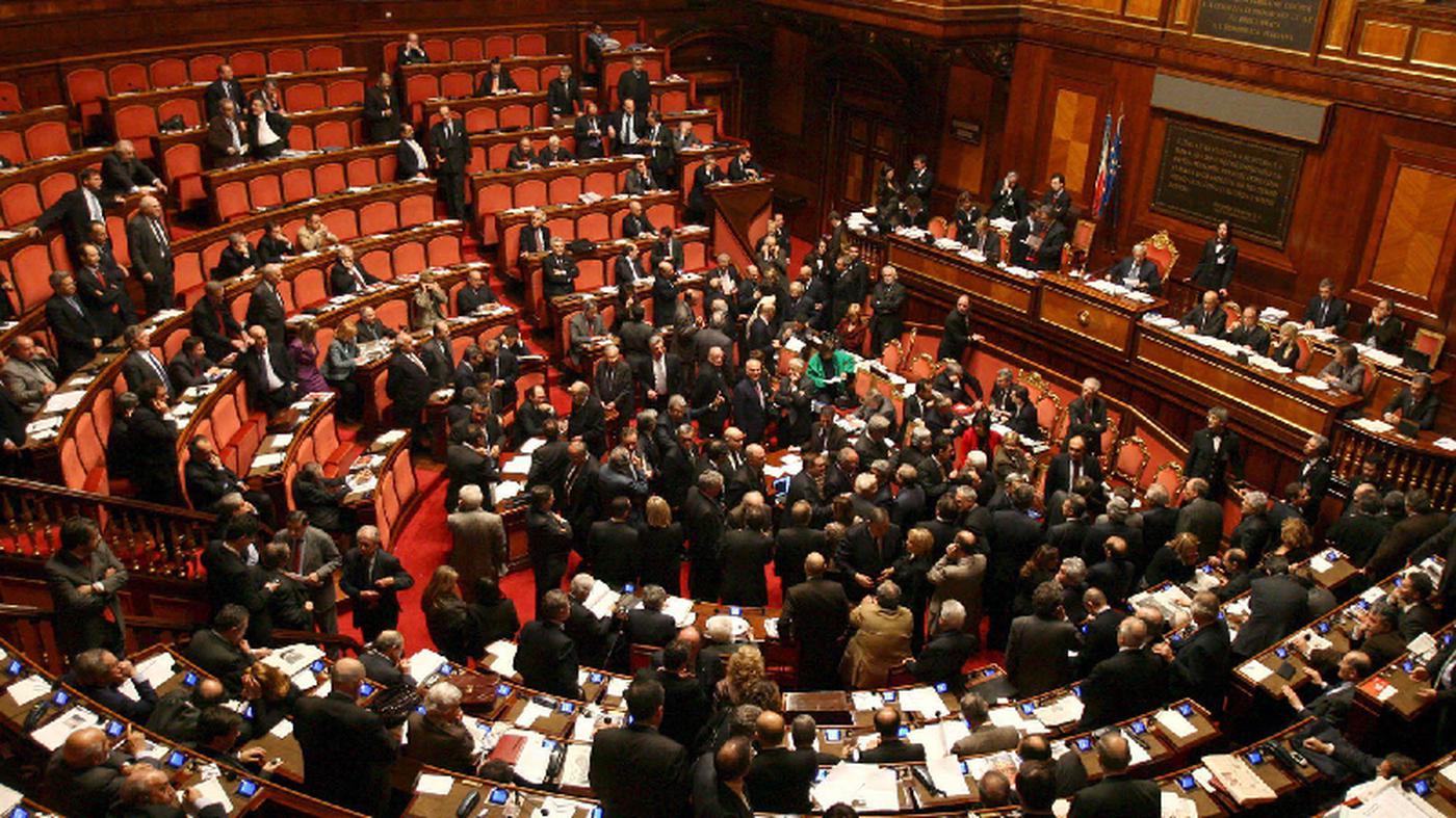 Römisches Parlament Unheilige Halle der Demokratie