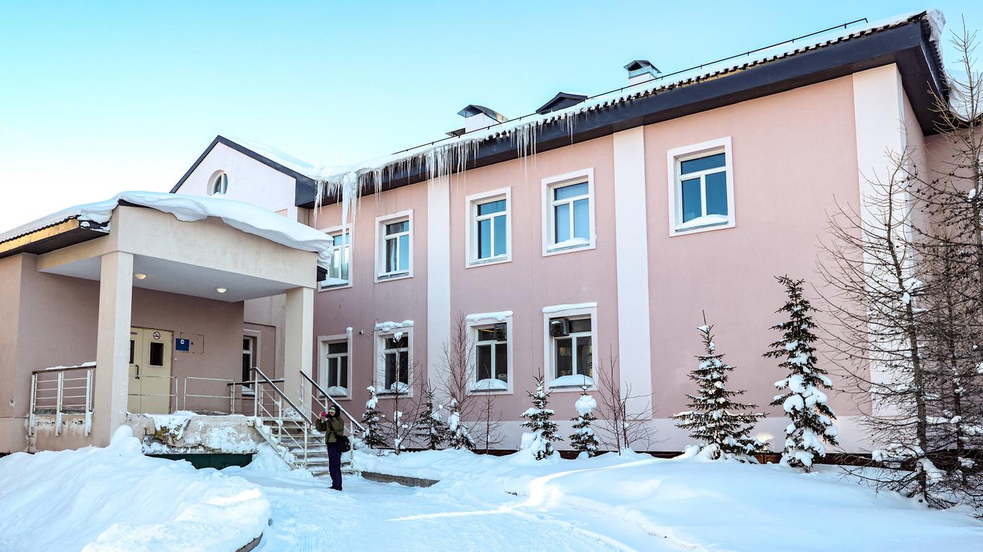 Berichte &uuml;ber blaue Flecken auf dem K&ouml;rper: Leiche von Nawalny soll im Krankenhaus von Salechard liegen